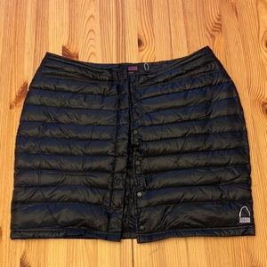 Sierra Designs down skirt with snaps size Large